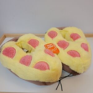 NEW Pizza Slippers - Pepperoni - Kids Size 13/1